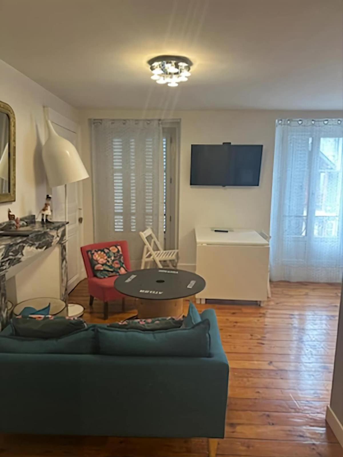 APPARTEMENT T2 4 PERSONNES Wifi et Climatisation Bagnères-de-Luchon Extérieur photo